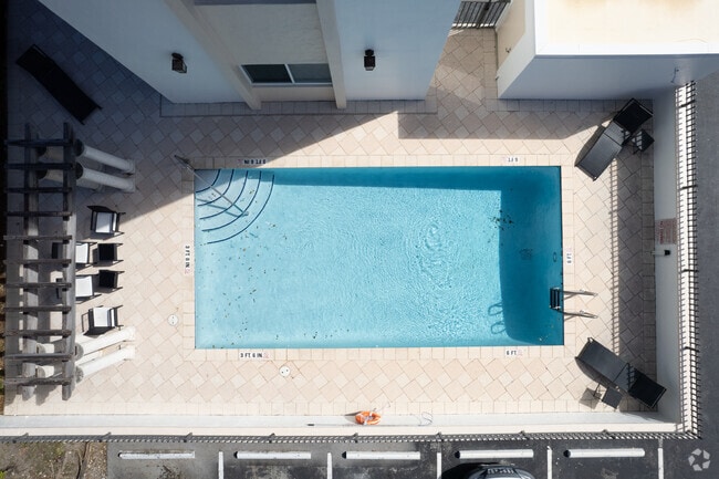 Pool - Gables Corinthian Plaza Unit 505