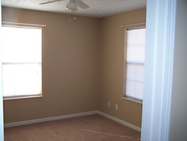 Photo - 2 bed, 2 bath, 1 car garage ranch style townhouse in Halls/Fountain City area