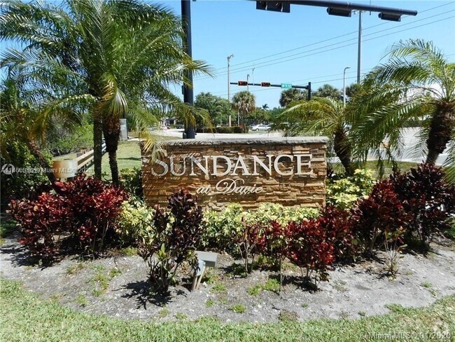 Building Photo - 2946 S University Dr Rental