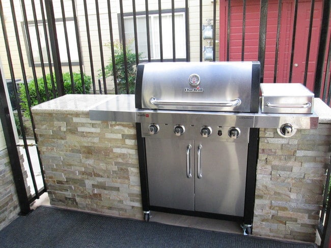 2 BBQ areas