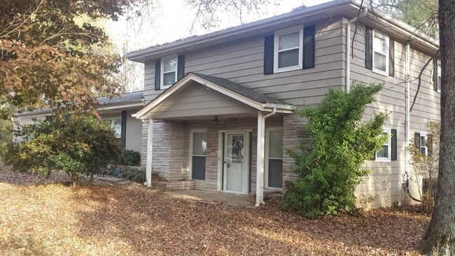 Photo - Large 2 Story Home 2540 SFT 3 Bed 2 Bath Home