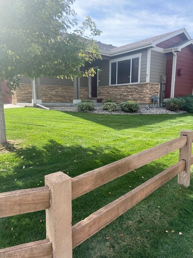 Photo - 377 Ramsay Pl