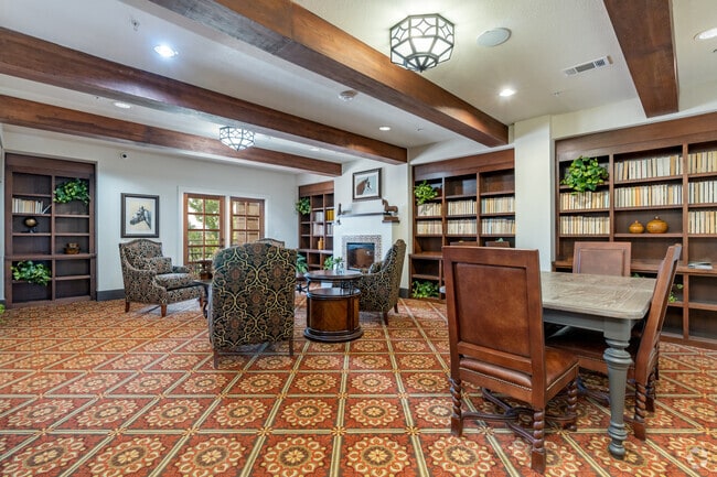 Mariposa en Elk Drive - Biblioteca - Cedars of Elk Drive 55+ Apartments