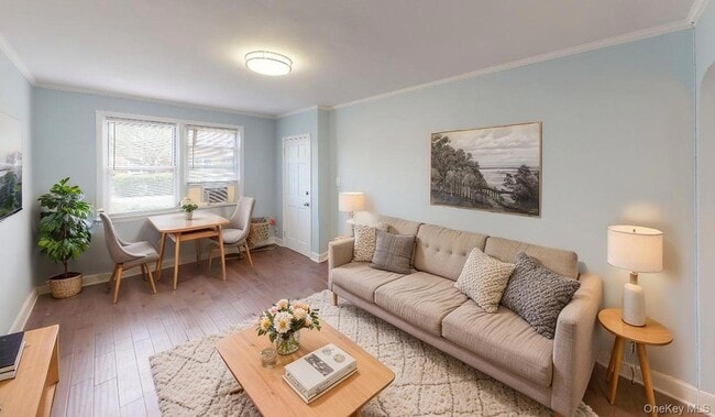 Building Photo - 67-12 Juno St Unit 1