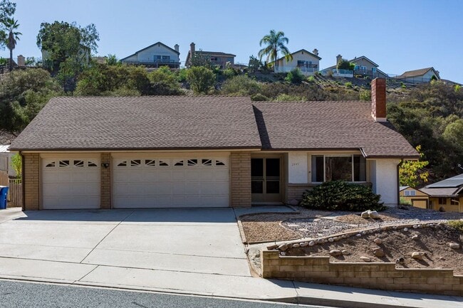 Building Photo - Traditional Home in North Fletcher Hills!