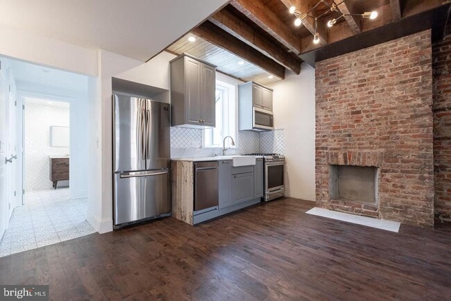 Building Photo - 130 W Laurel St Unit 2 Rental