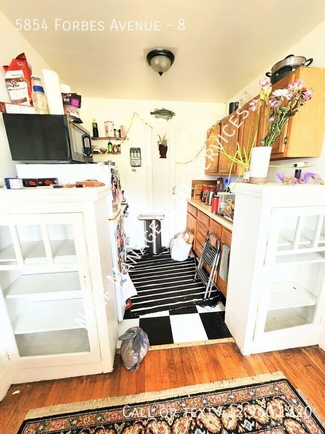 Building Photo - 5854 Forbes Ave Unit 8