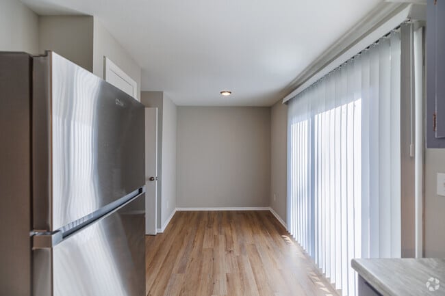 2 BR, 1.5 BA - 1,102 SF - Townhouse