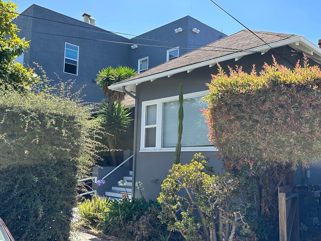 Building Photo - 817 52nd St Unit B