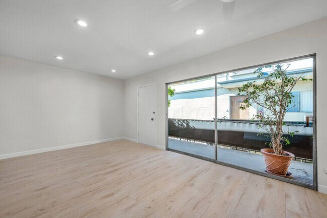 Photo - Stunning 2+2 in a mid-century complex Unidad 15