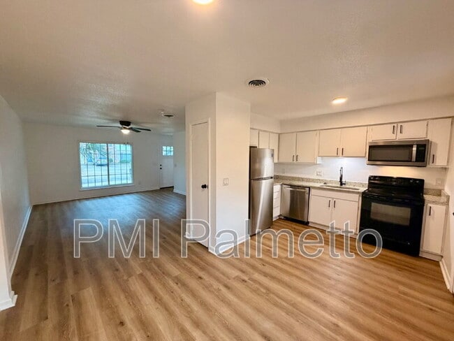 Photo - 1213 Grove Park Ln
