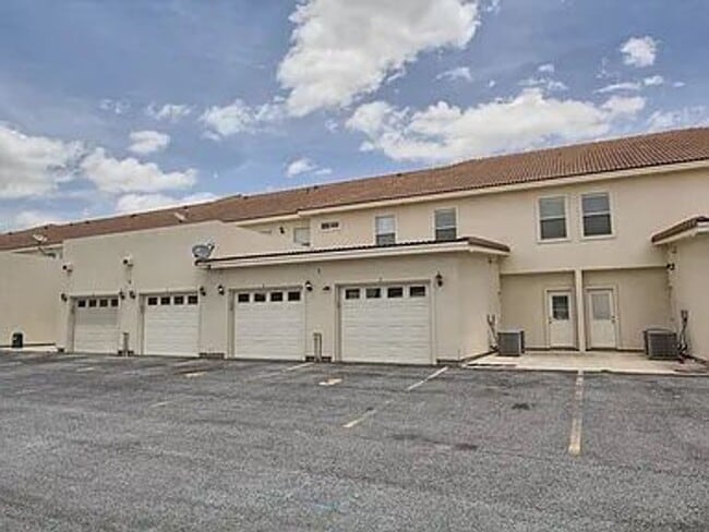 Building Photo - 1413 Keeton Ave Unit APT 19 - 1413 Keeton Ave