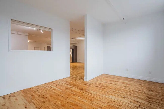 Photo - 3791 Rue Notre-Dame O