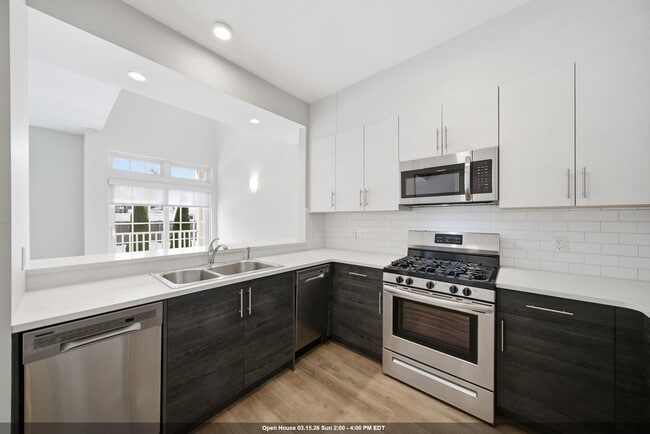 Building Photo - 764 New Bridge Rd Unit 2P