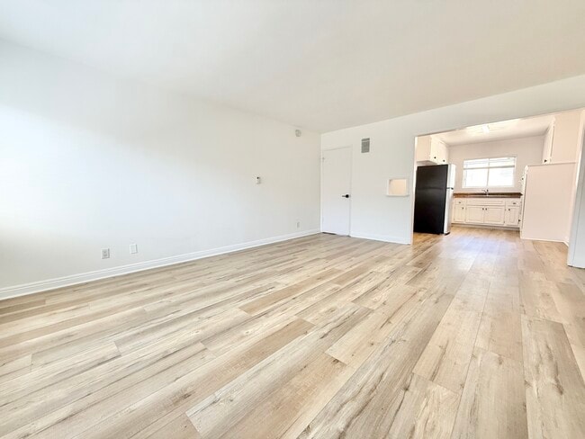 Building Photo - 1541 N Formosa Ave Unit 18 Rental