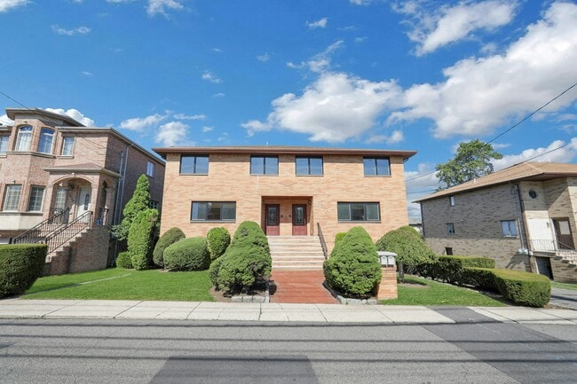 Building Photo - 2413 Hammett Ave Rental