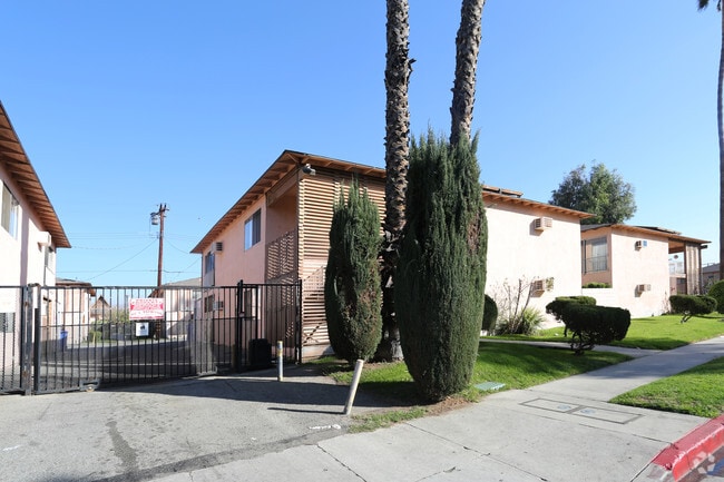 Photo - Canoga Island Village