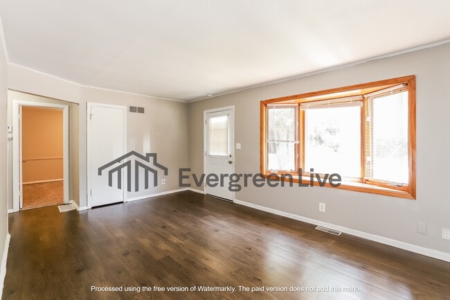 Photo - 2920 Longwood Ave