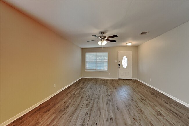 Photo - 7906 Buffalo View Ln