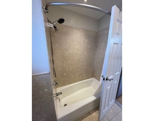 Photo - 236 Somerville Ave Unidad 3