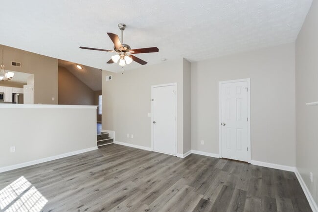 Photo - 6683 Shapiro Ct