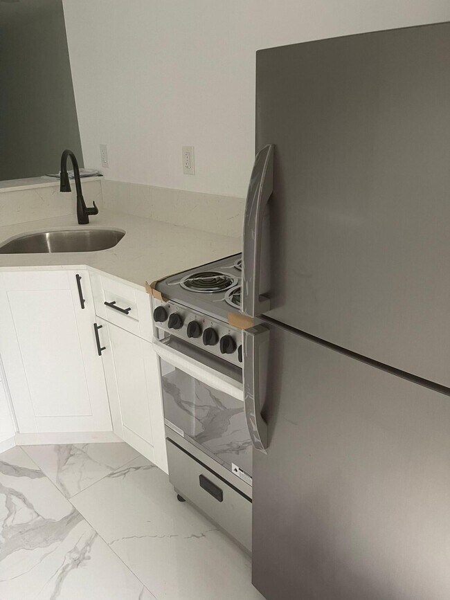 Photo - 6097 Rodman St