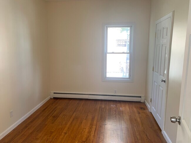 549 4th St Unit 1