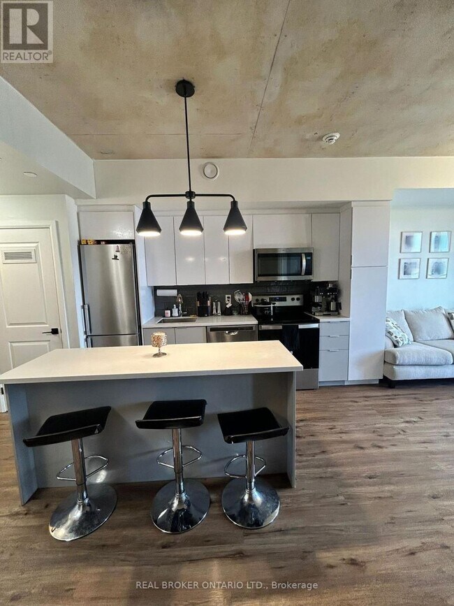 Photo - 7 Erie Ave Unité 402