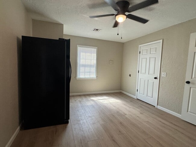 Photo - 315 SW J Ave