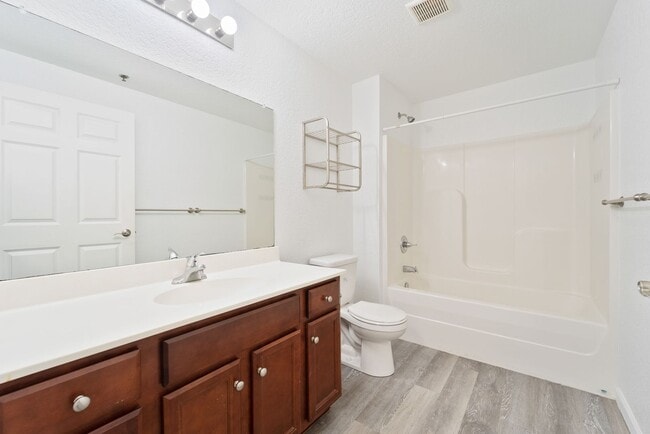 Photo - 2215 College St Unit Apt 3