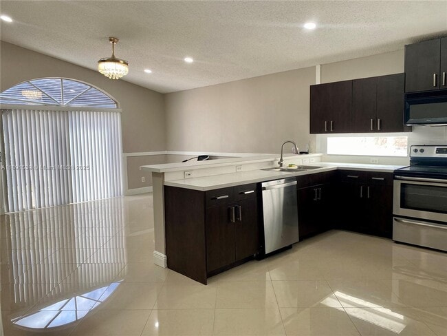 Photo - 405 SW 183rd Way