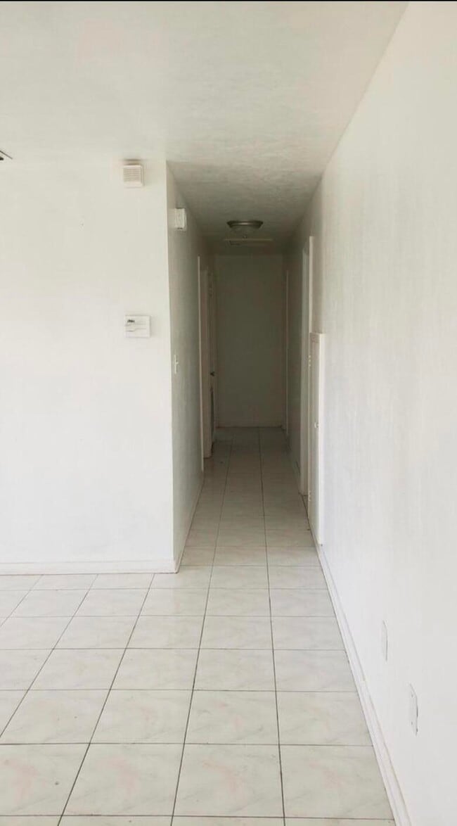 Photo - 170 NW 7th Ave