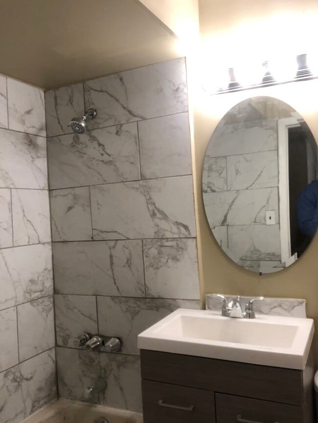 646 Ferry St Unit 2