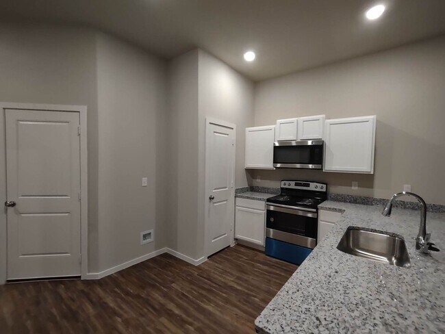 Photo - 2121 N Jayton Ave Unidad B