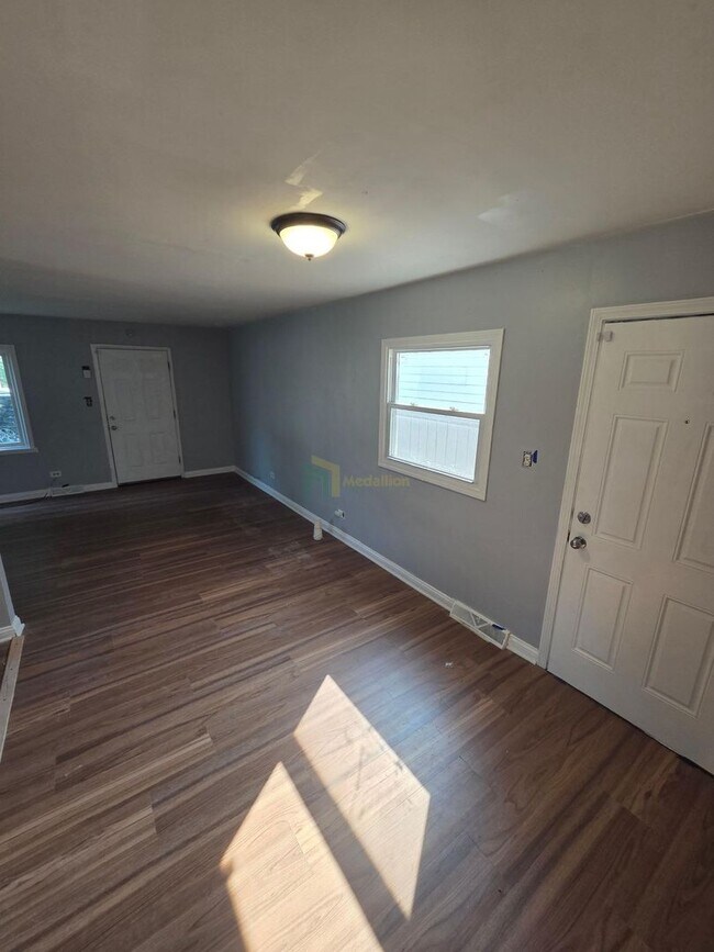 Photo - 1702 W Edmaire St