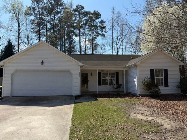 Building Photo - Leland