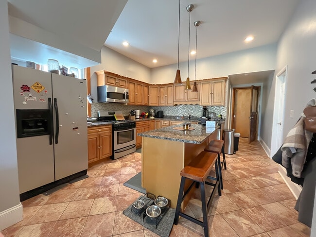 Photo - 2541 W Cortland St Unit 3