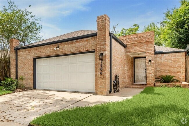 Building Photo - 7806 Rollingbrook Dr Rental
