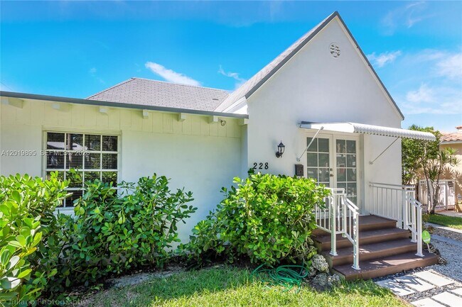 228 SW 23rd Rd Unit FRONT