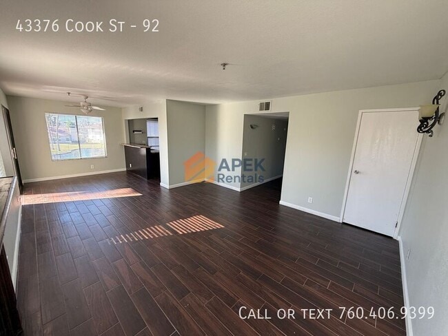 Photo - 43376 Cook St