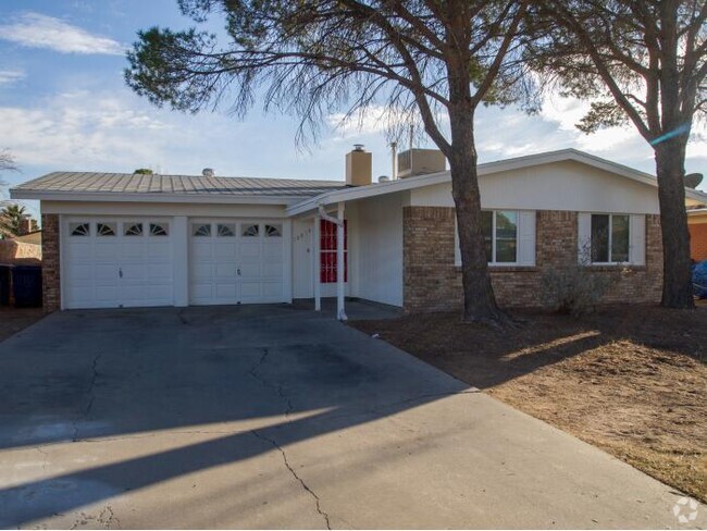 Building Photo - Beautiful East side Home