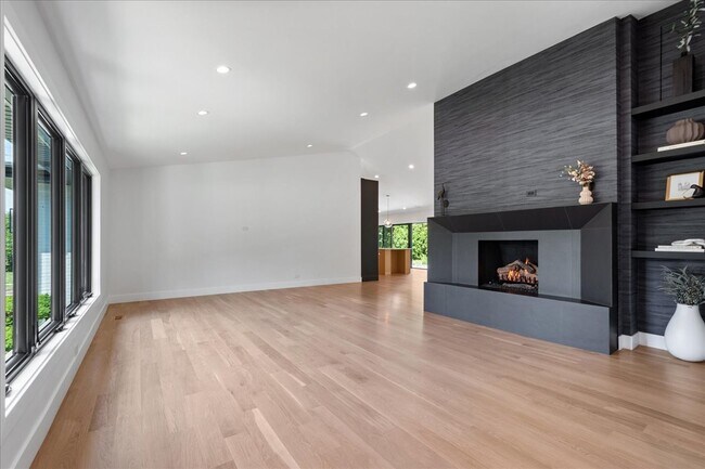 Photo - 6600 N Kenton Ave