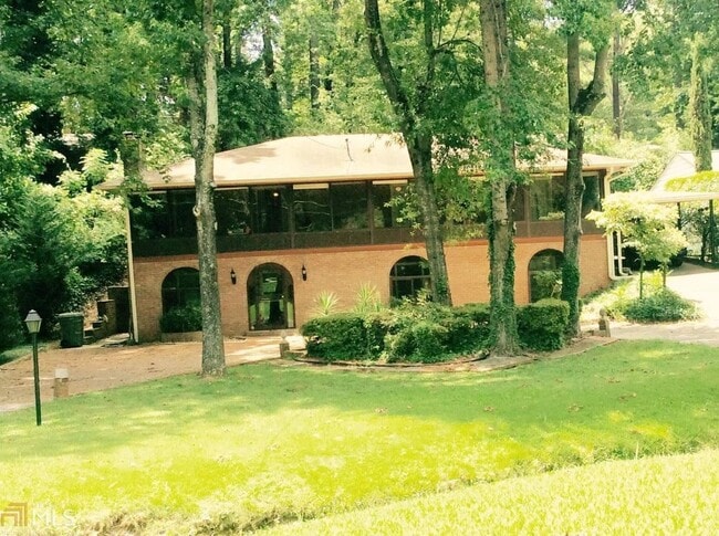 Photo - 2465 Springdale Road Southwest