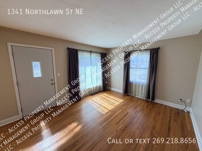 Photo - 1341 Northlawn St NE