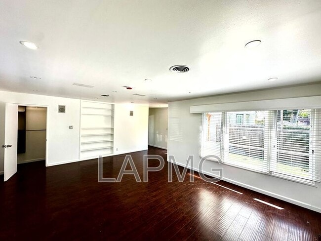 Photo - 607-611 N. El Molino Avenue