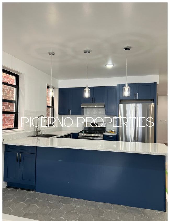 Building Photo - 3745 59th St Unit 1st Flr Rental