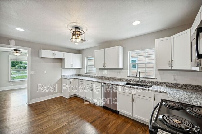 Building Photo - 1605 S Walnut St Rental