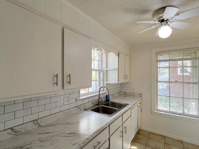 Photo - 326 N Summit St