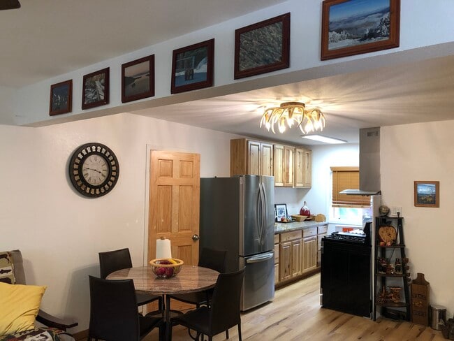 Photo - 1083 Pine Grove Ave