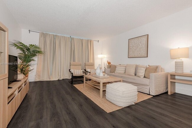 Photo - 2301 Collins Ave Unit 333